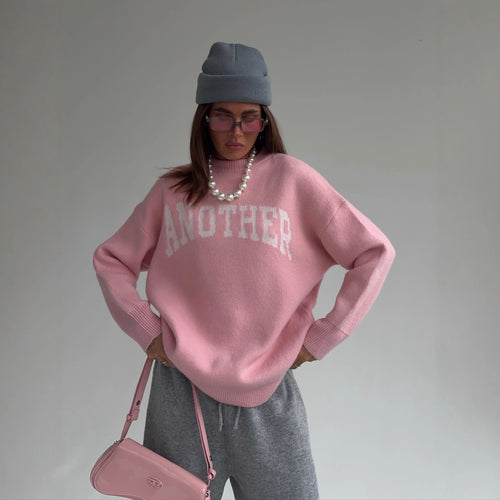 Kvinders oversized sweater med iøjnefaldende bogstaver og blødt materiale Stilla