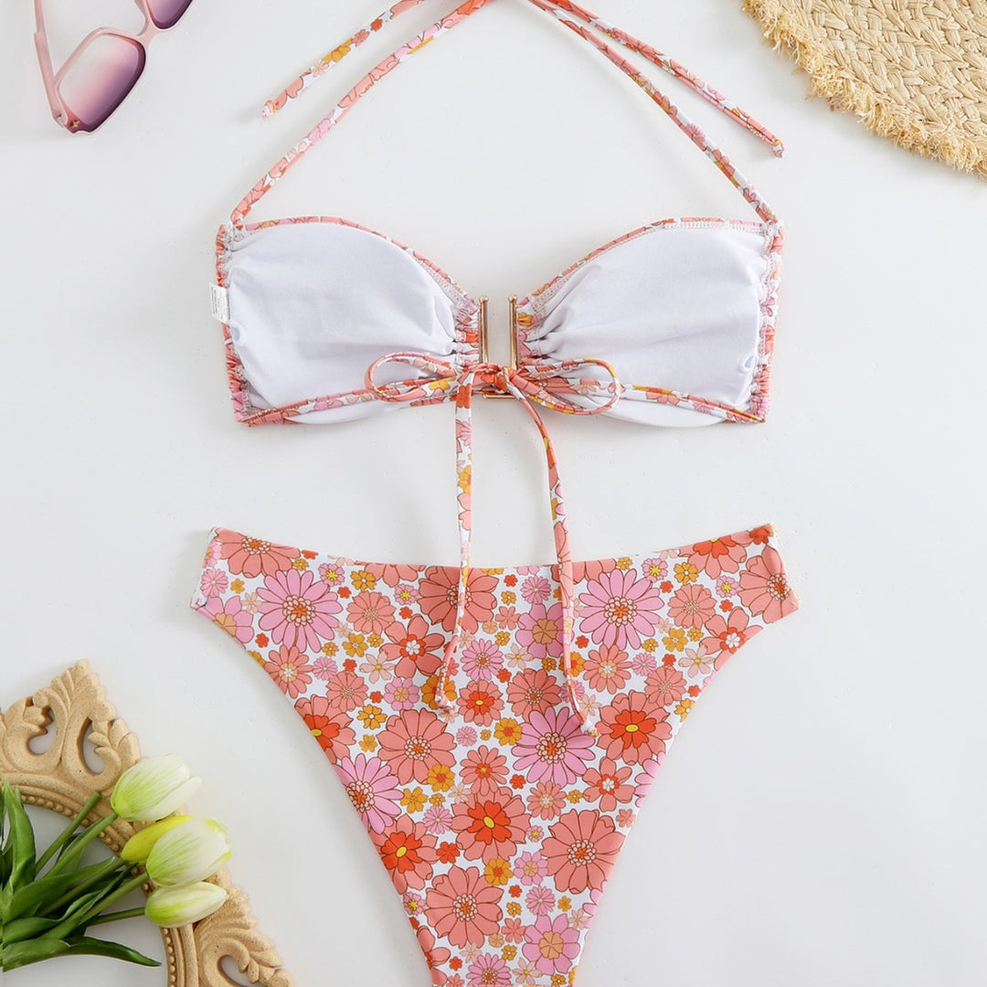 Dame bikini-sæt med blomsterdesign og gyldne accenter Skovae