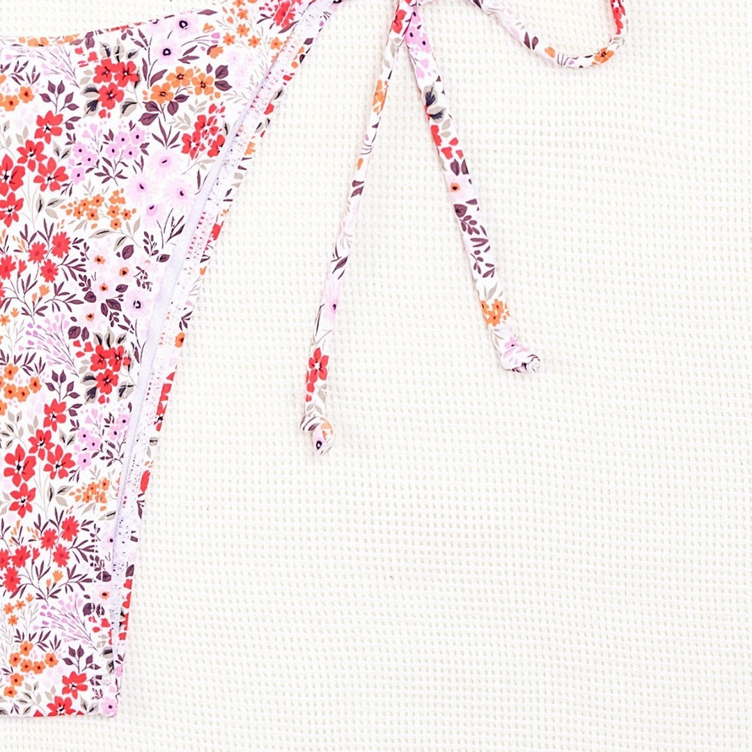 Dame Triangel-Bikini med blomsterdesign og justerbare bånd Stilla