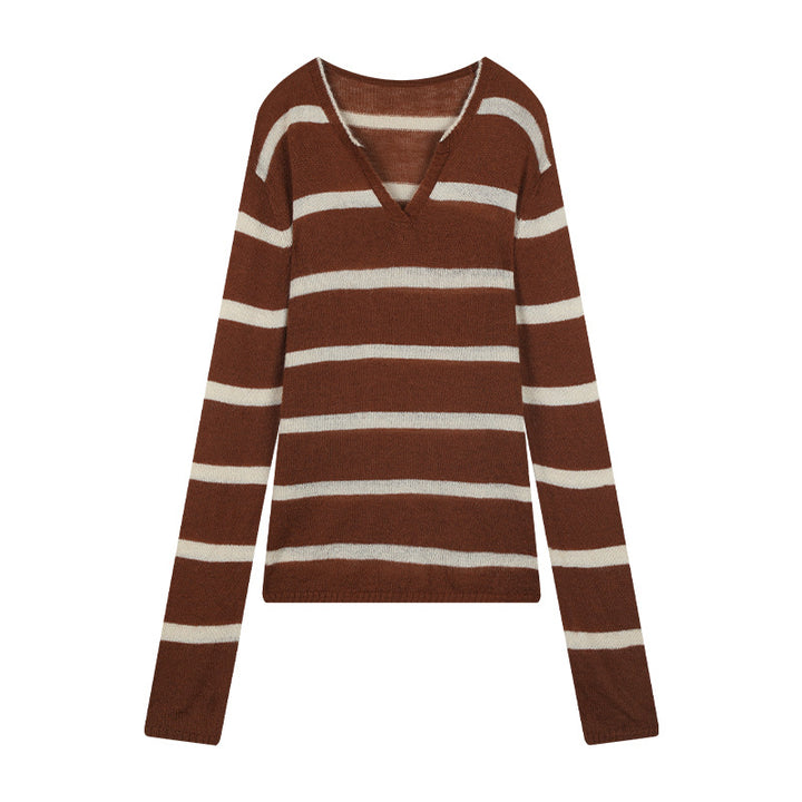 Dame strikket sweater med V-hals og asymmetrisk stribemønster Stilla