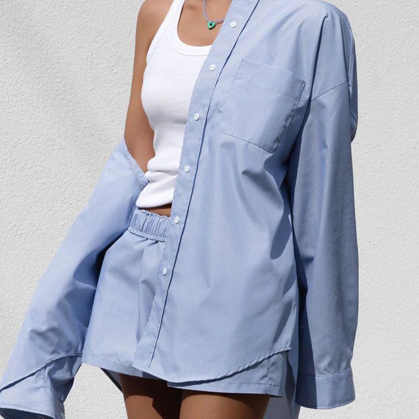 Dame legere Blusenshirt- og Short-sæt med moderne detaljer Stilla