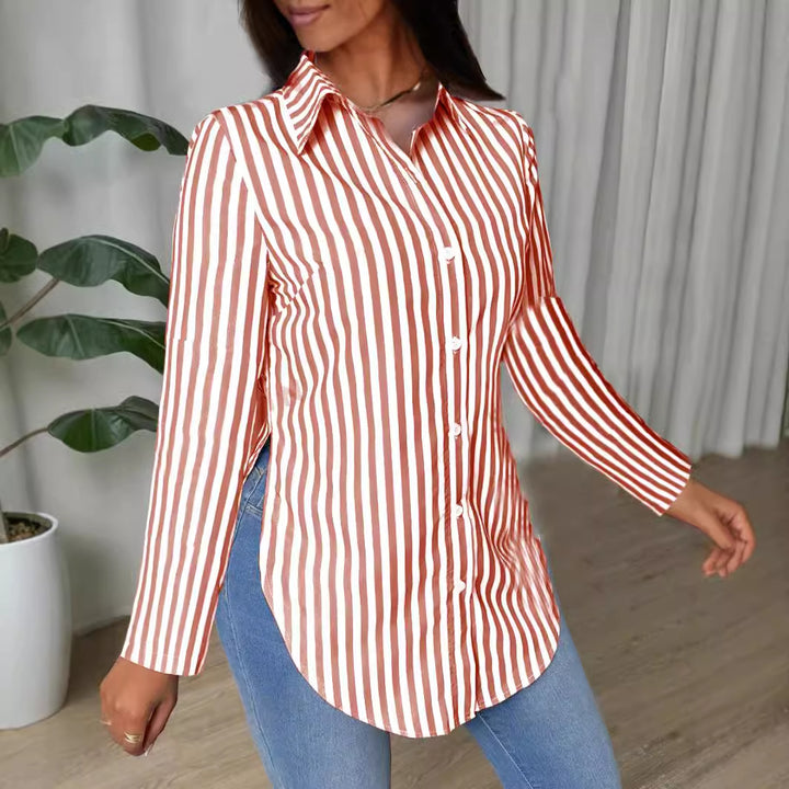Dame klassisk stribet bluse med moderne snit og fine detaljer Stilla
