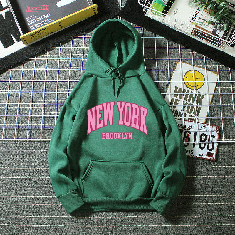 Dame hoodie med trendy New York Brooklyn print Skovae