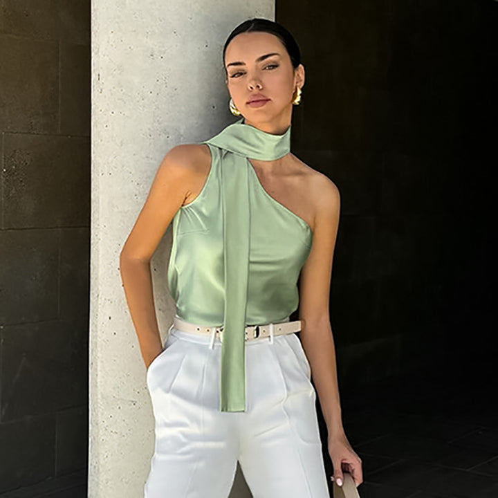 Dame asymmetrisk satin top med elegant sløjfedekoration Stilla