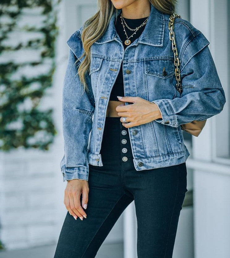 Damer afslappet jeansjakke med oversized snit og moderne detaljer Stilla