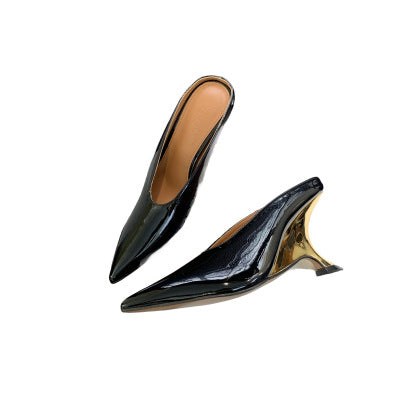 Dame mules med spidst design og blank metaloverflade Stilla