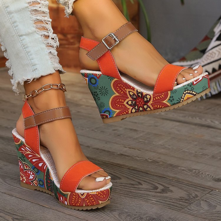 Dame Wedge-sandaler med farverigt blomstermotiv og justerbar rem Stilla