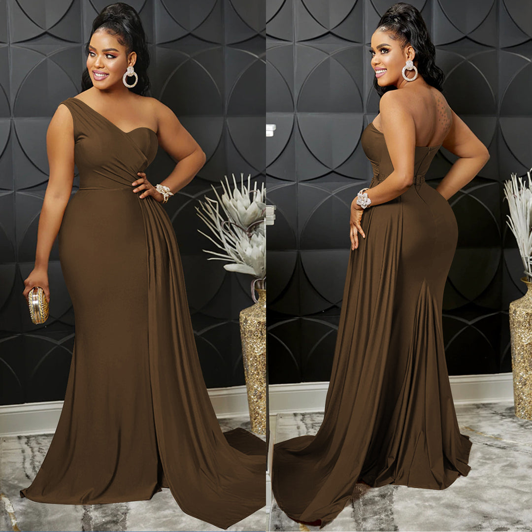 Dame Elegant One-Shoulder Maxikjole med draperede detaljer og flydende nederdel Stilla