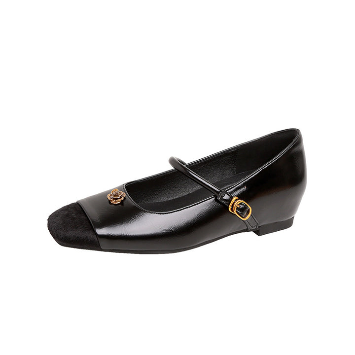 Dame ballerinas med justerbar rem og elegant detalje Stilla
