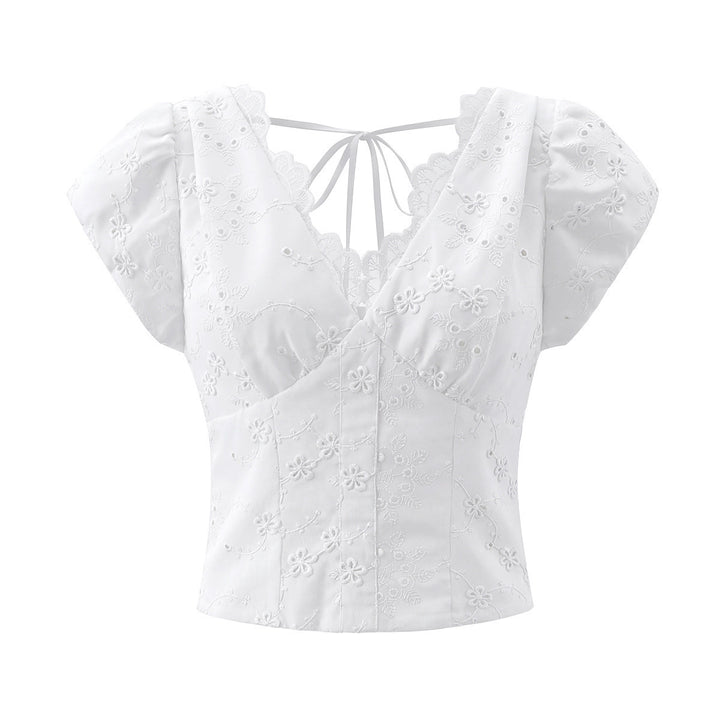 Damebluse med blomsterbroderi og romantisk flæseudskæring Skovae