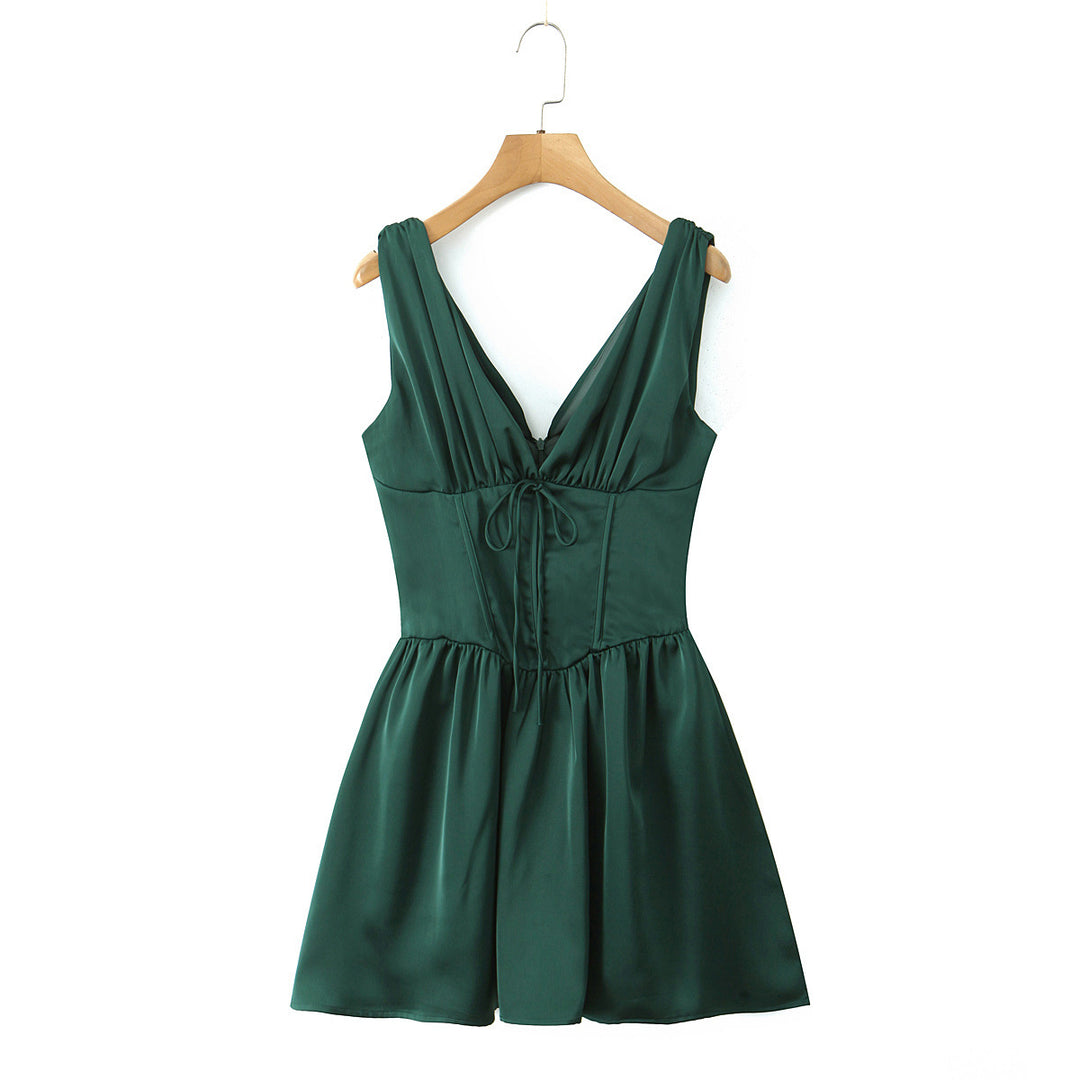 Dame strapless satinkjole med dyb V-udskæring og justerbar snor Stilla