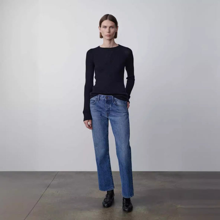 Dame figursyet strikbluse med fin ribstruktur og elegant rund halsudskæring Stilla