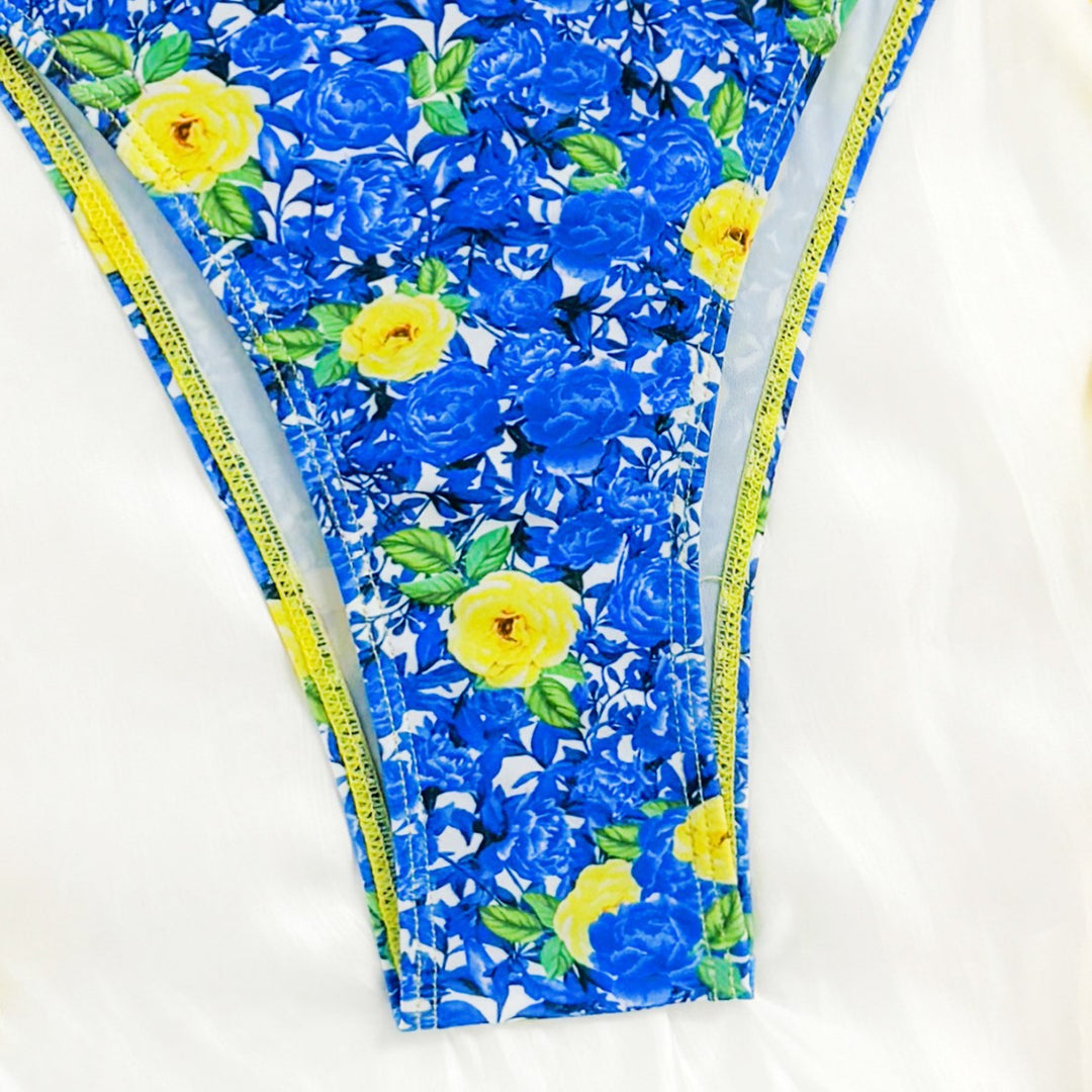 Dame bikini-sæt med legende blomsterdesign og ruffles detaljer Stilla