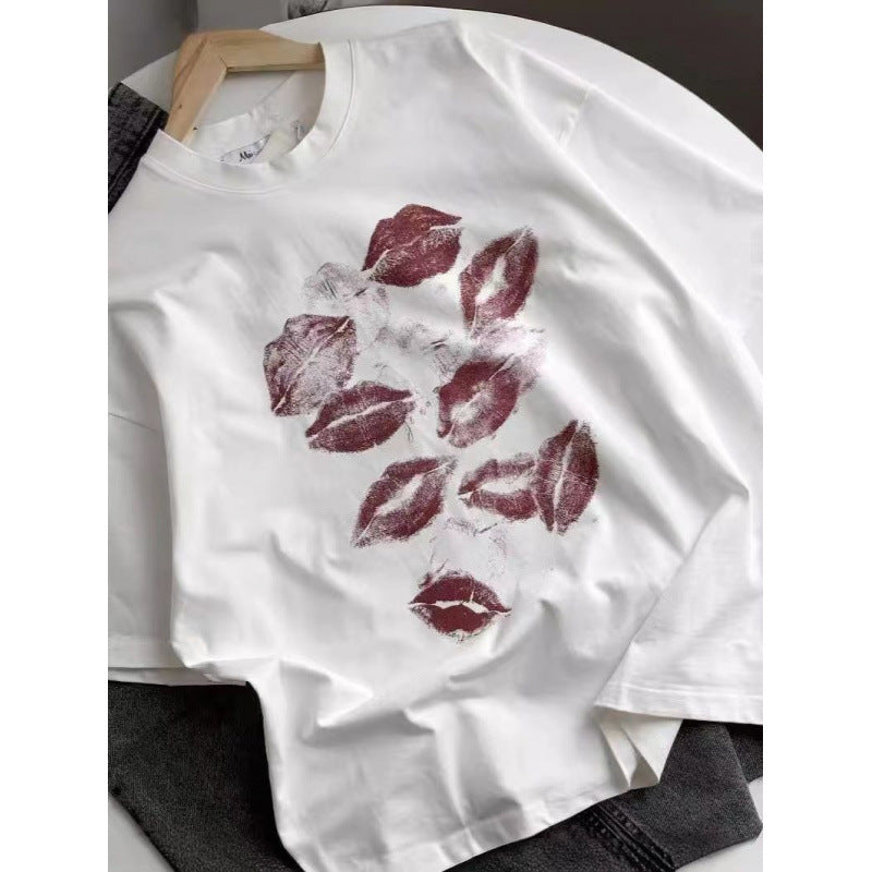 Dame T-shirt med kreativ læbe motiv og afslappet snit Stilla