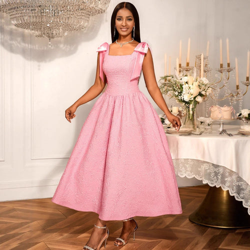 Dame Elegant aftenkjole med brede satinbånd Skovae