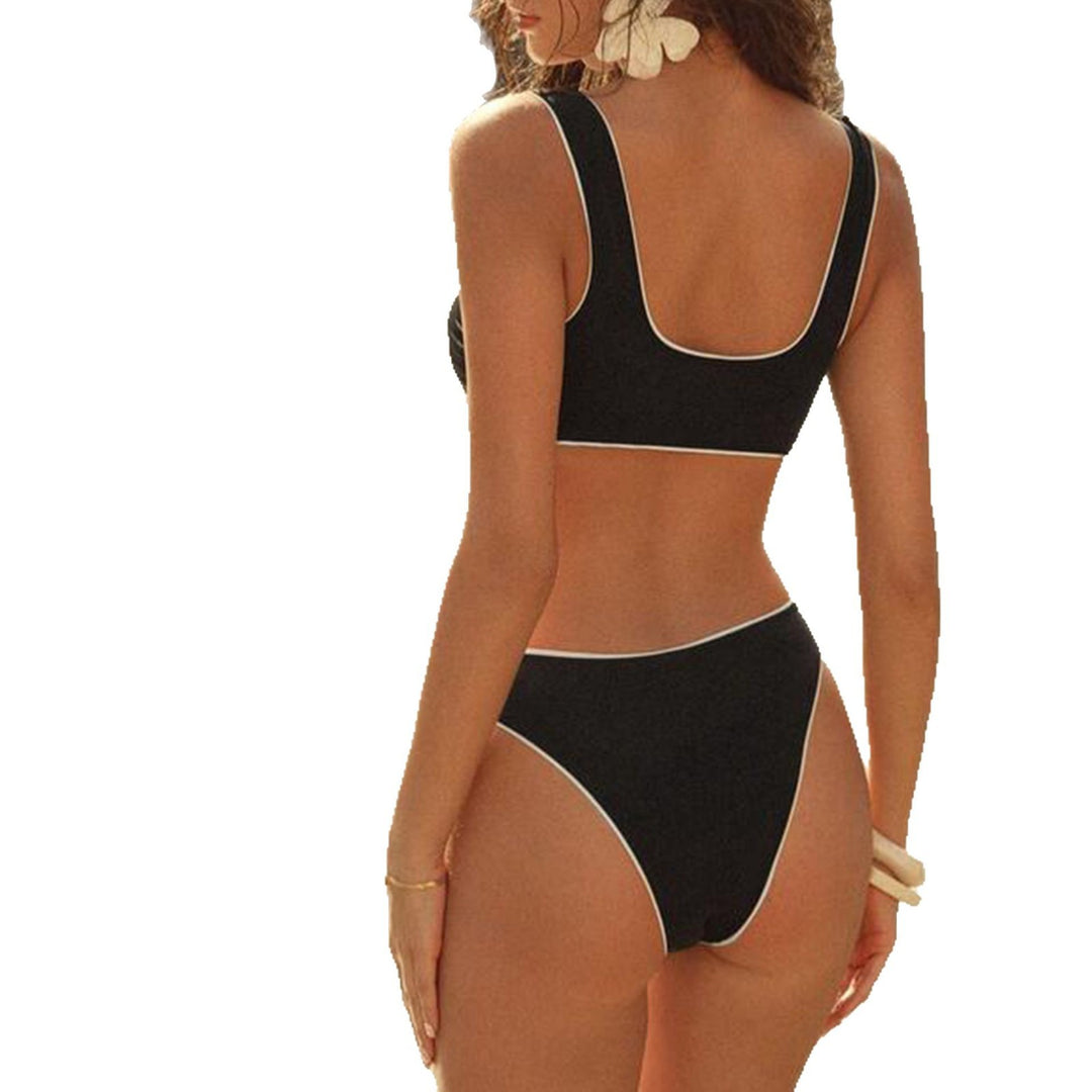 Dame bikini-sæt med dekorative blomsterapplikationer og komfortabel pasform Stilla