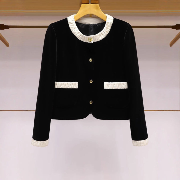 Dame kort jakke med elegant ruffle Stilla