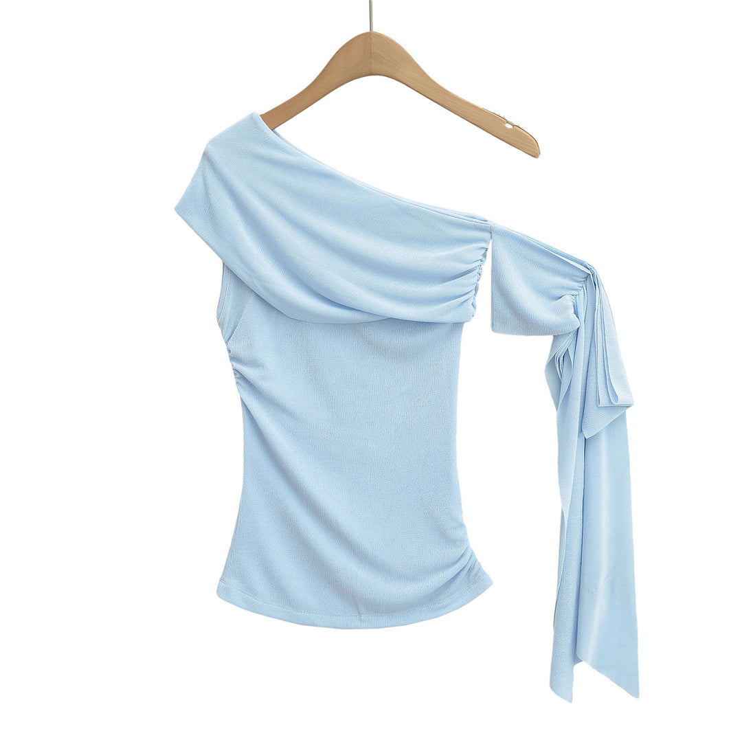 Dame stilfuldt, asymmetrisk top med raffinerede draperingselementer Stilla