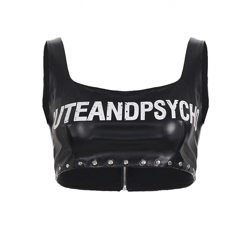 Dame læder-crop-top med iøjnefaldende skrift og nitteudsmykning Skovae