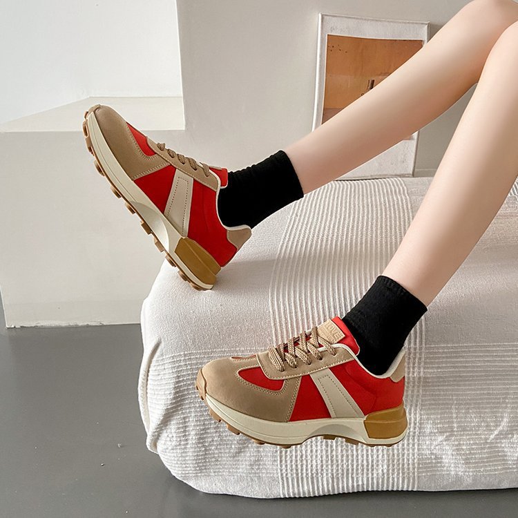 Dame Sporty Sneakers med innovativt dæmpningssystem og robust overmateriale Stilla
