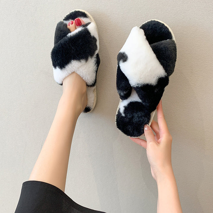 Dame Fuzzy Pantofler med korsdekoreret design og komfortabel sål Stilla