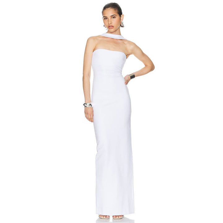Dame Figurtilpasset Maxikjole med elegant Halterneck-design Stilla