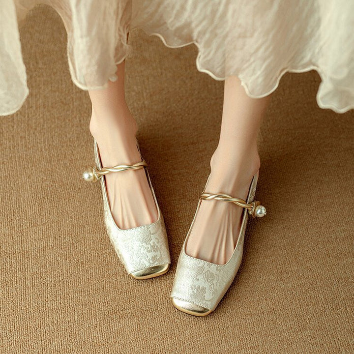Dame Slingback-pumps med dekorativ perle-detail og elegant blokhæl Stilla