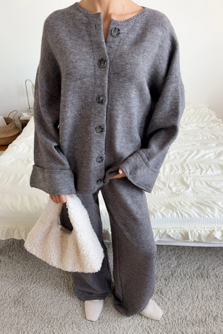 Kvindernes hyggelige strikket loungewear sæt med knaplukning og løs pasform Stilla