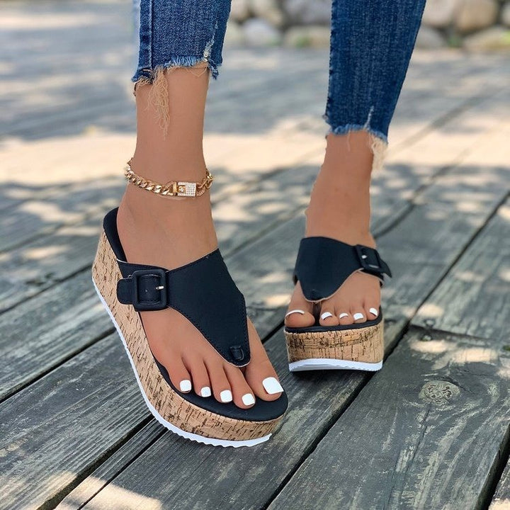 Dame Wedge-tåsplit-sandaler med elegant korkhæl og justerbar rem Stilla