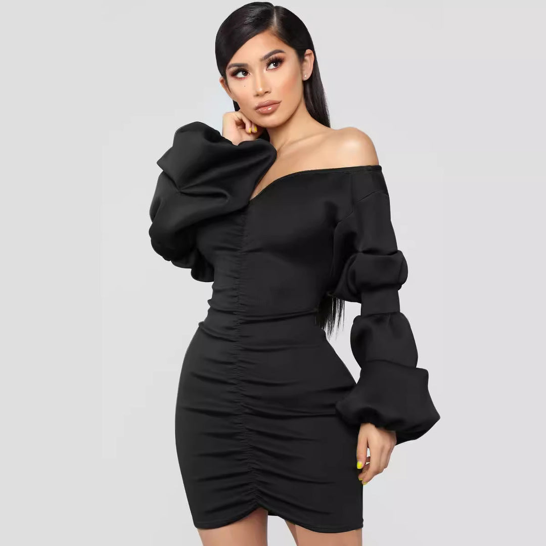 Dame Off-Shoulder Mini-Kjole med Rynkning og Puffærmer Stilla