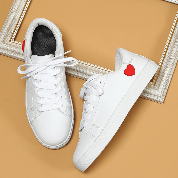 Dame Sneakers med hjerte-applikation og blød indersål Stilla