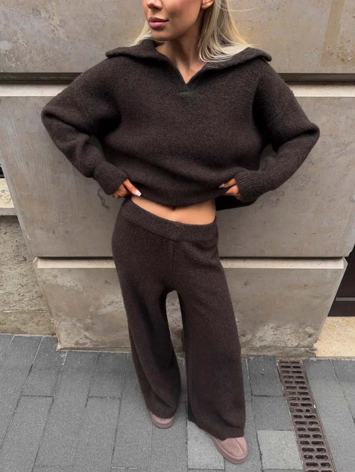 Dame hyggelig strik sæt med cropped sweater og brede bukser Stilla