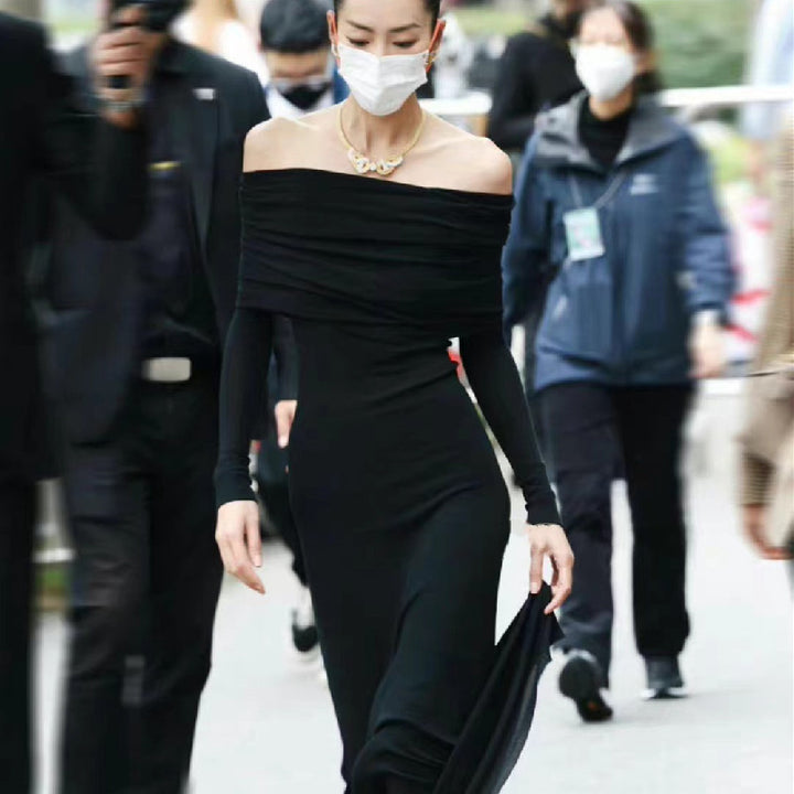 Dame Off-Shoulder Aftenkjole med tætsiddende snit og elegant draperingsdetalje Stilla