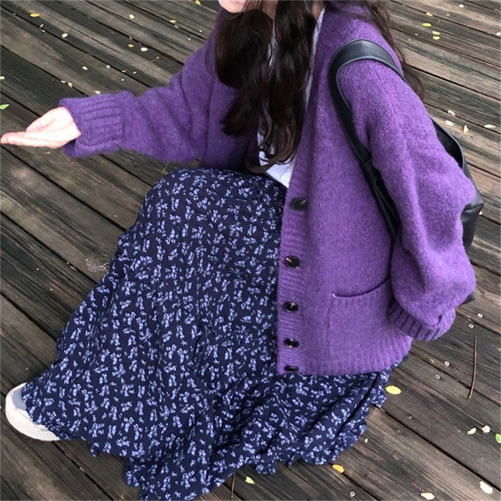 Damer Cozy Cardigan med dyb V-hals og dekorative knapper Stilla