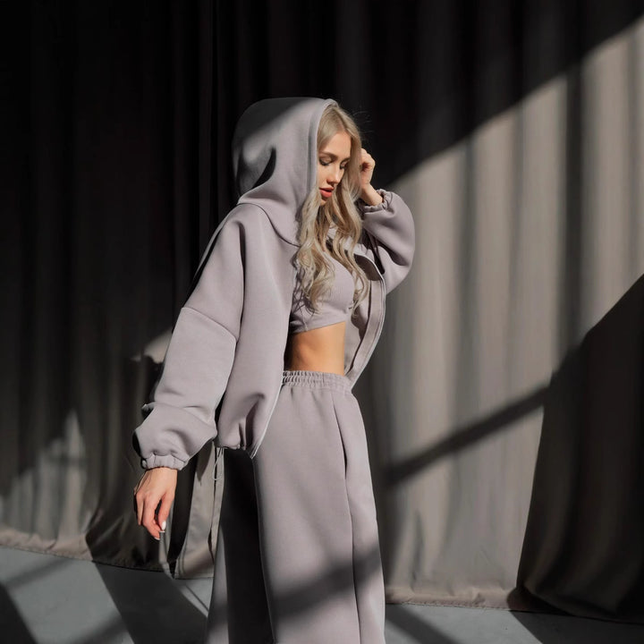 Kvindernes sporty cropped hoodie med innovativ finish Skovae