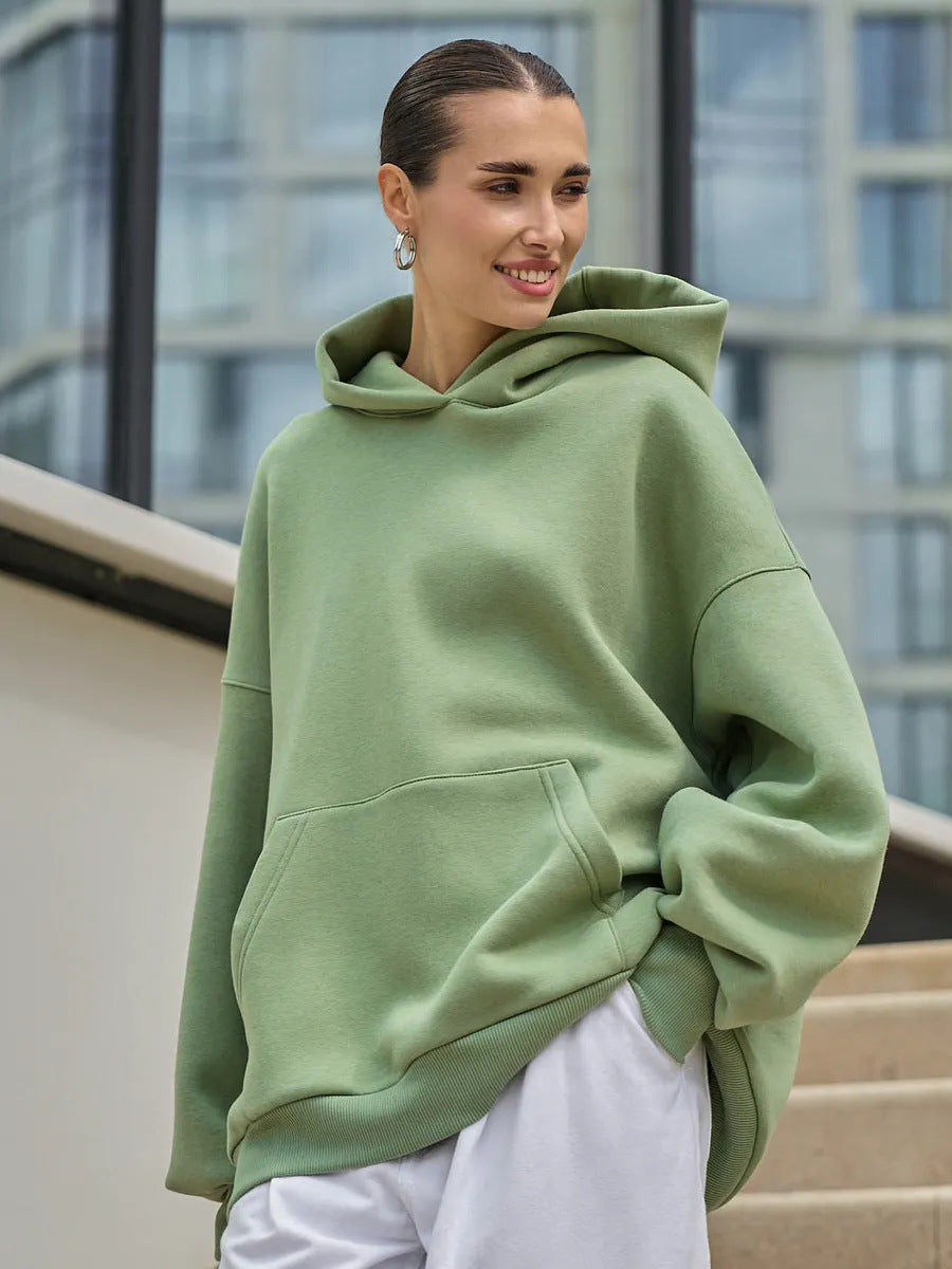 Kvinders oversized hoodie med voluminøse ærmer og integreret kængurulomme Skovae