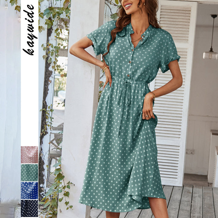 Dame sommerkjole med knaplukning og figursyet design Stilla