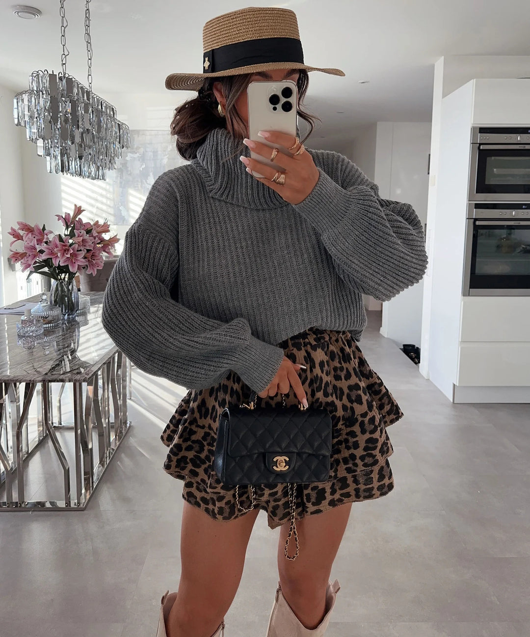 Kvinders chunky strikket sweater med høj krave og bredskårede ærmer Stilla