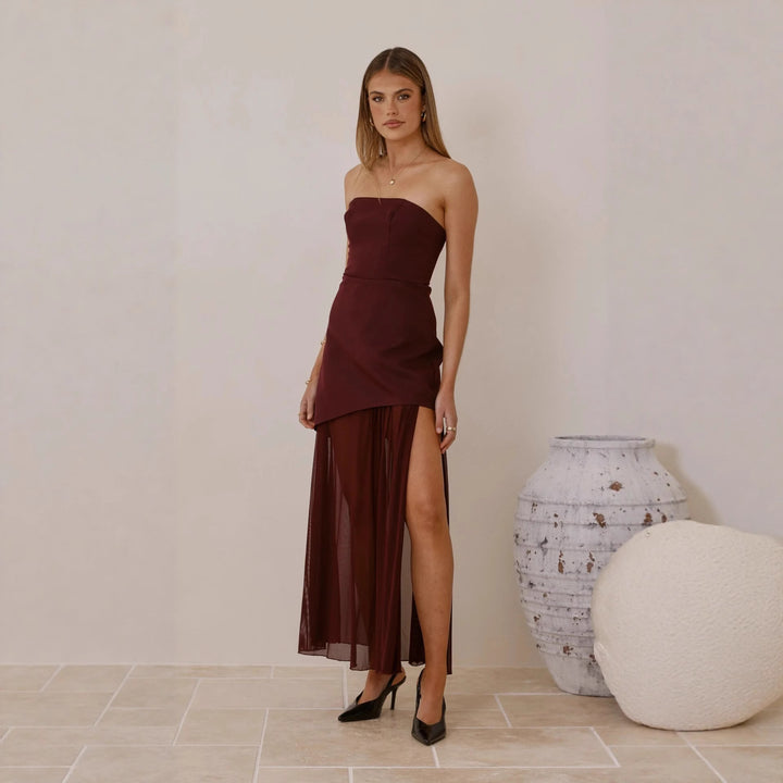 Dame Elegant Aftenkjole med Asymmetrisk Snit og Forførende Slids Stilla