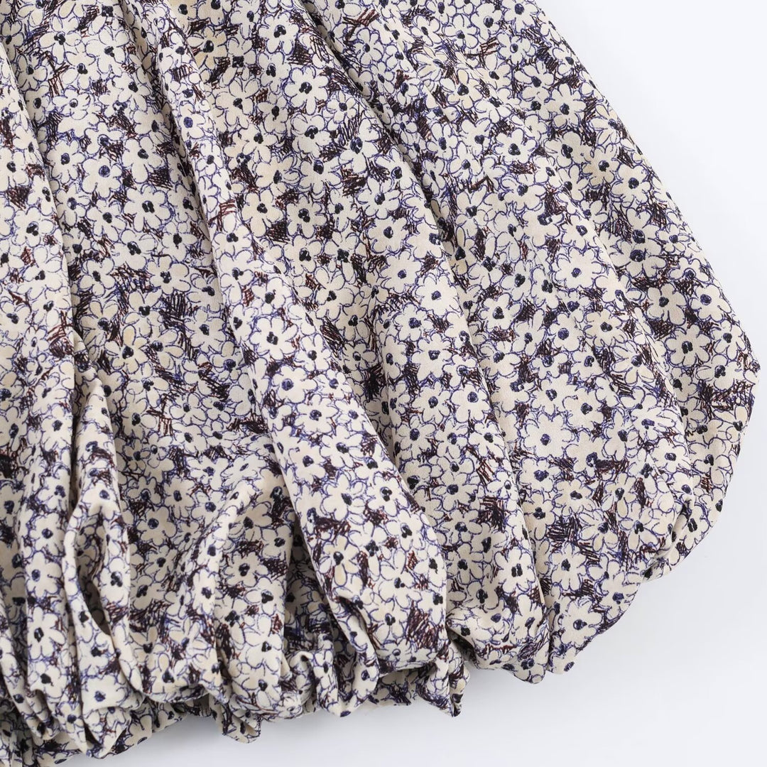 Dame Kort Ruffled kjole med elastisk taljebånd og voluminøst skirt Skovae
