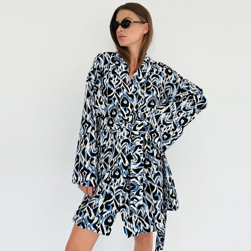 Dame Kimono-Robe med moderne leopardmønster og elegante bånd Stilla