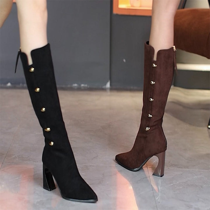 Femme Spidse Hæl Chunky Heel Knælange Støvler med dekorative Knapper Stilla
