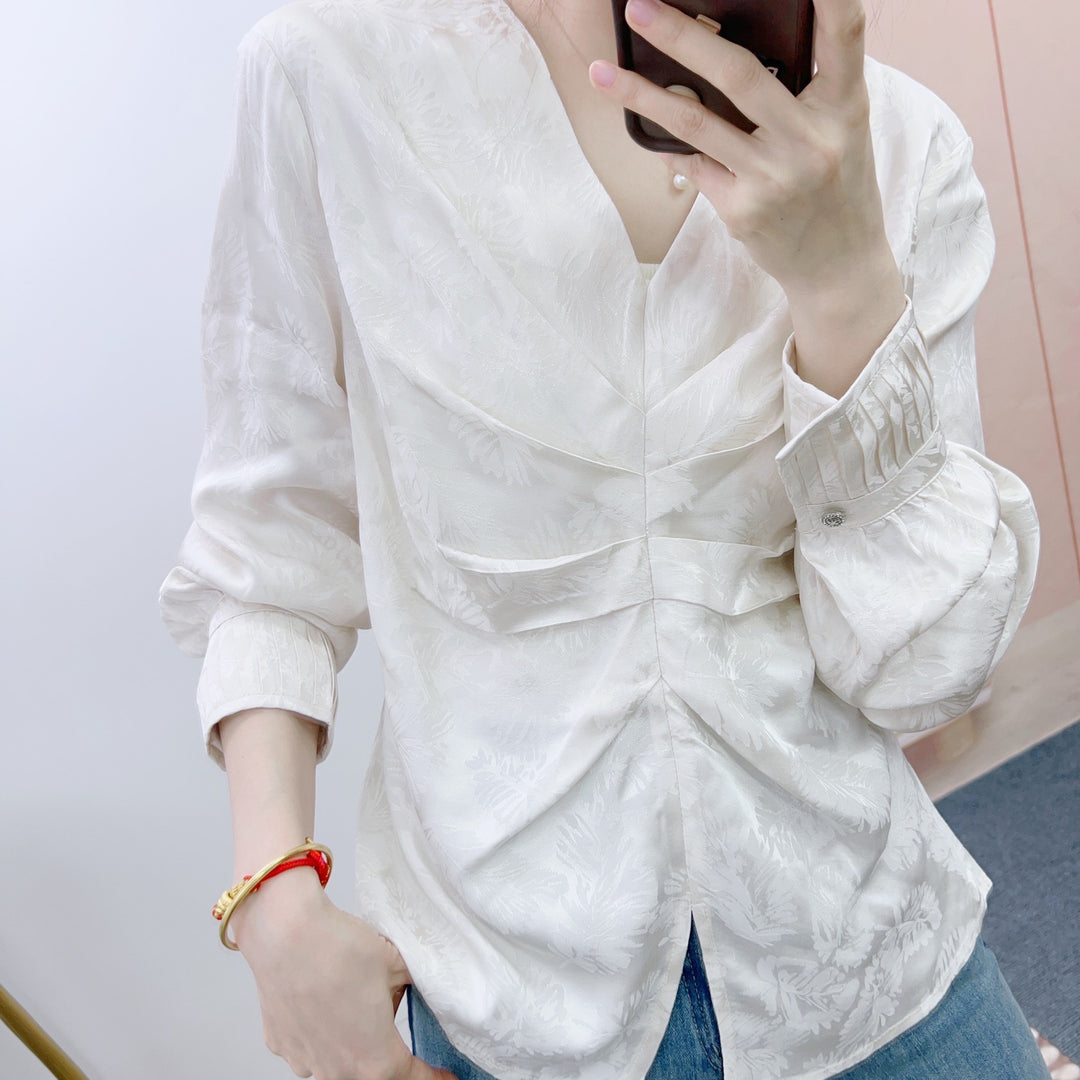 Damer Elegant Bluse med raffinerede flæsedetaljer og V-halsudskæring Stilla