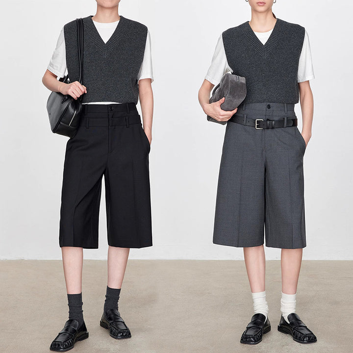 Dame sportlig blousonjakke med moderne snit og dertil passende kort shorts i elegant look Stilla