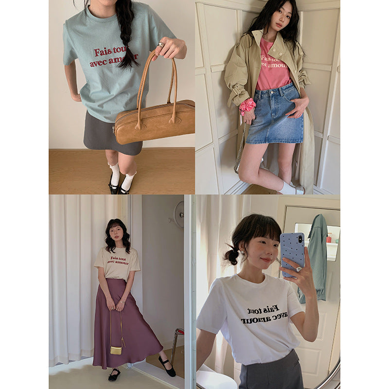 Dame T-shirt med kreativt tryk og afslappet snit Stilla