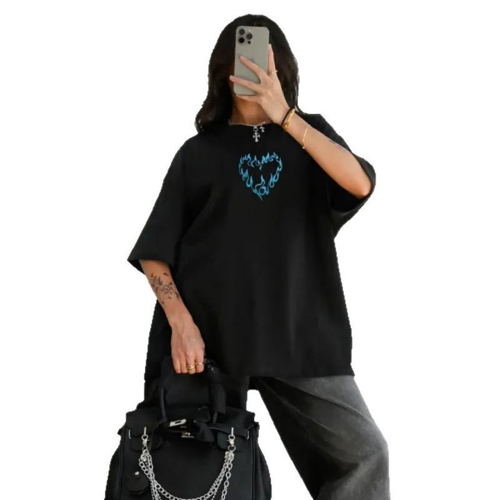 Dame afslappet grafik T-shirt med kreativ flammerhjerte-design Stilla