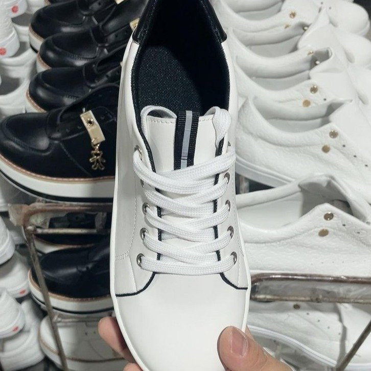 Dame Plateau-Sneakers med floral applikationsdesign og skridsikker sål Stilla