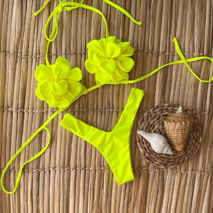 Dame bikini-sæt med iøjnefaldende blomster-puff-detaljer og sexet højt skåret trusse Stilla