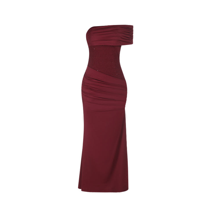 Dame Elegant Aftenkjole med Asymmetrisk Strop Design og Funklende Top