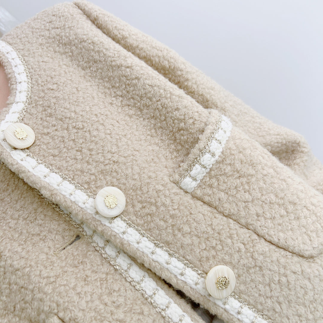 Dame Struktureret Bouclé-Jakke med elegante knapdetaljer og praktiske lommer Stilla